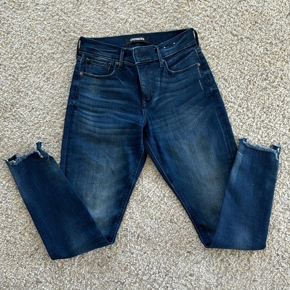 Woman’s Express Perfect Curves Ankle Denim - Picture 2 of 5